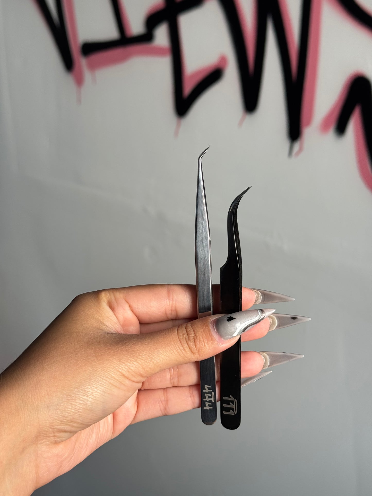 Angel number tweezers