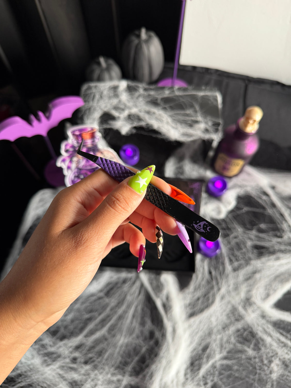 Witches View tweezer